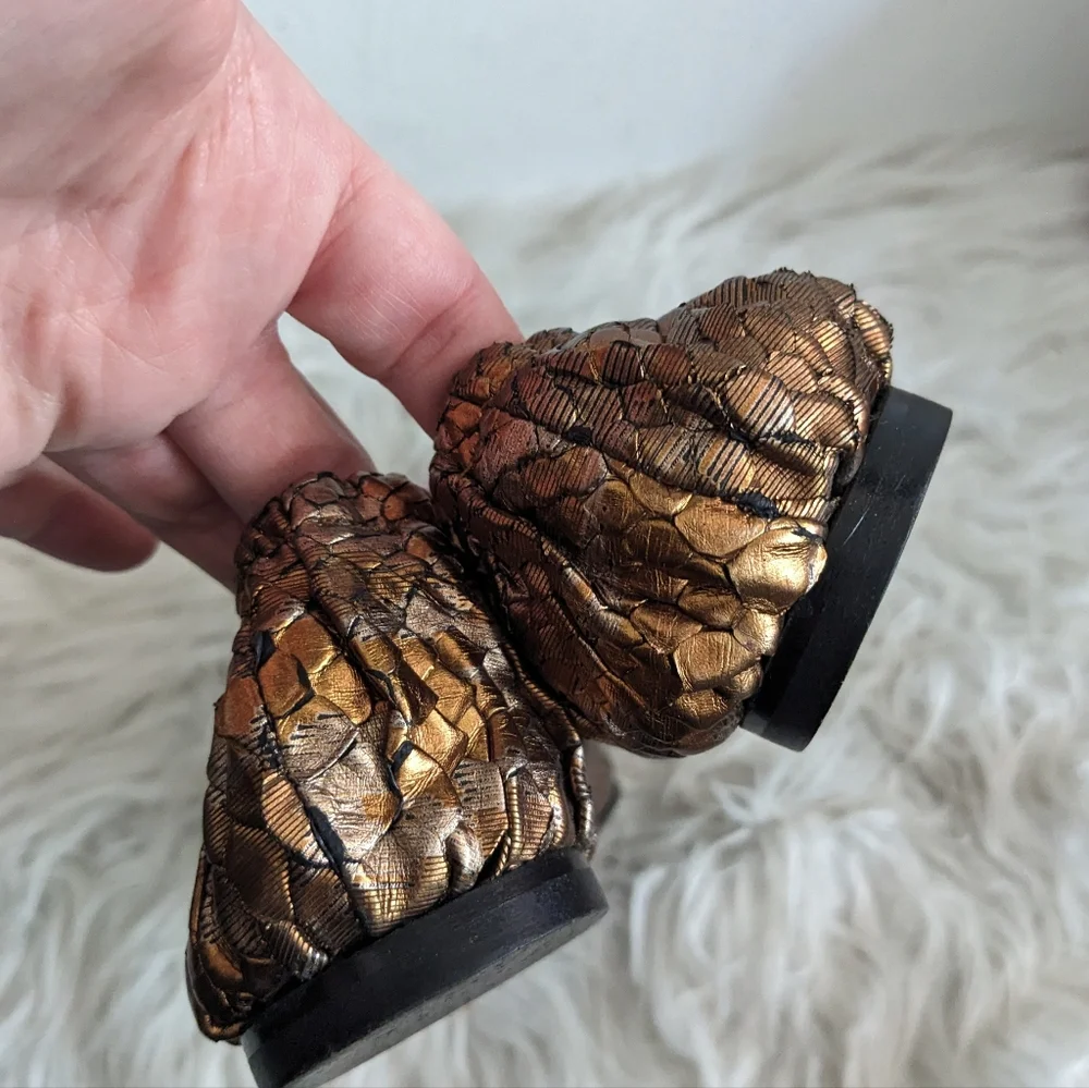 Devi Kroell gorgeous python